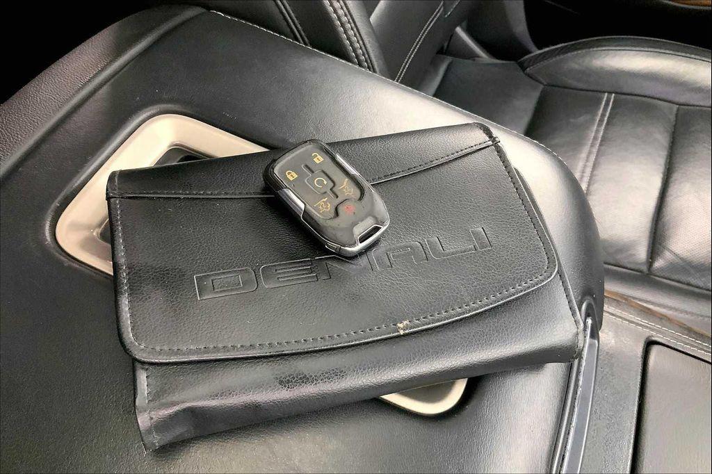 used 2019 GMC Yukon car, priced at $25,997