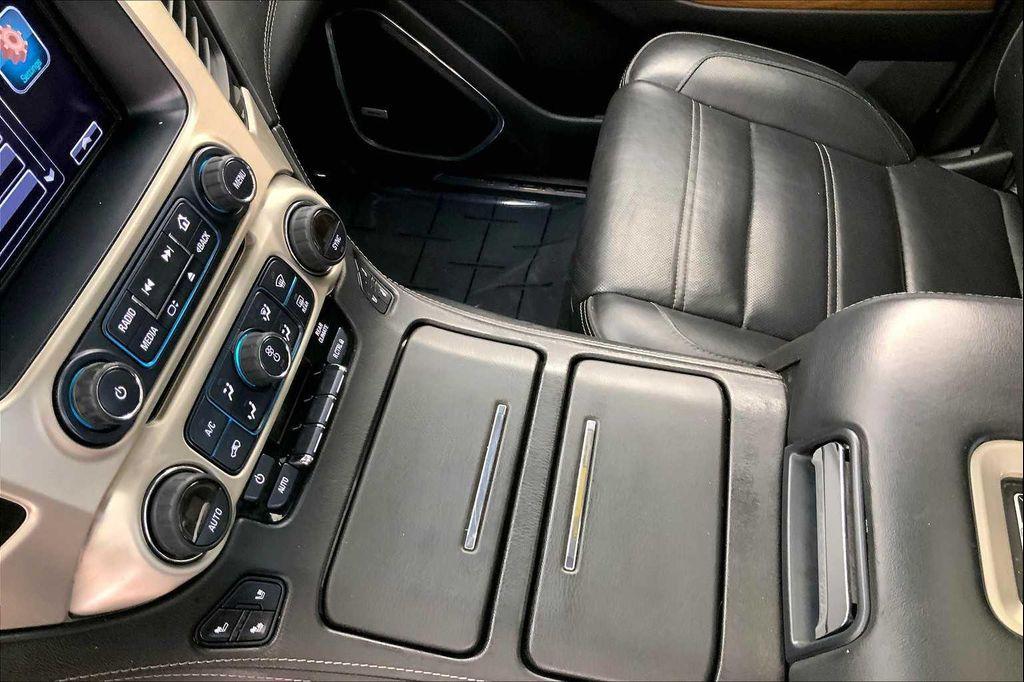 used 2019 GMC Yukon car, priced at $25,997