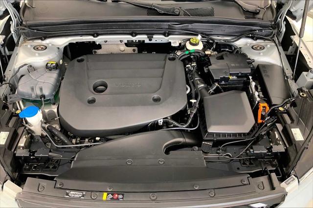 used 2024 Volvo XC40 car, priced at $31,074