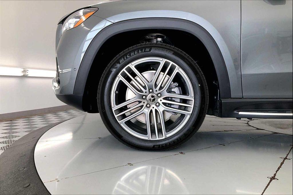 new 2026 Mercedes-Benz GLS 450 car, priced at $101,925