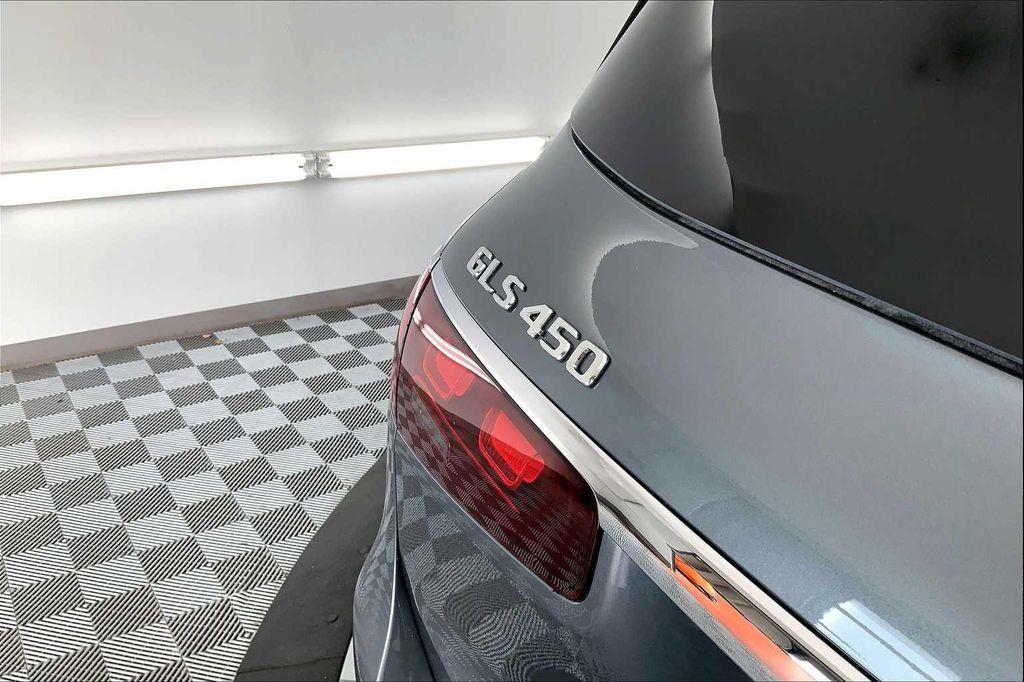 new 2026 Mercedes-Benz GLS 450 car, priced at $101,925