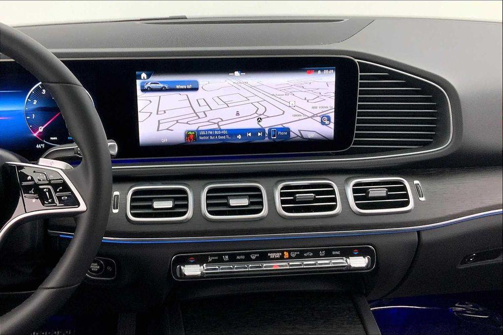 new 2025 Mercedes-Benz GLE 450 car, priced at $67,965