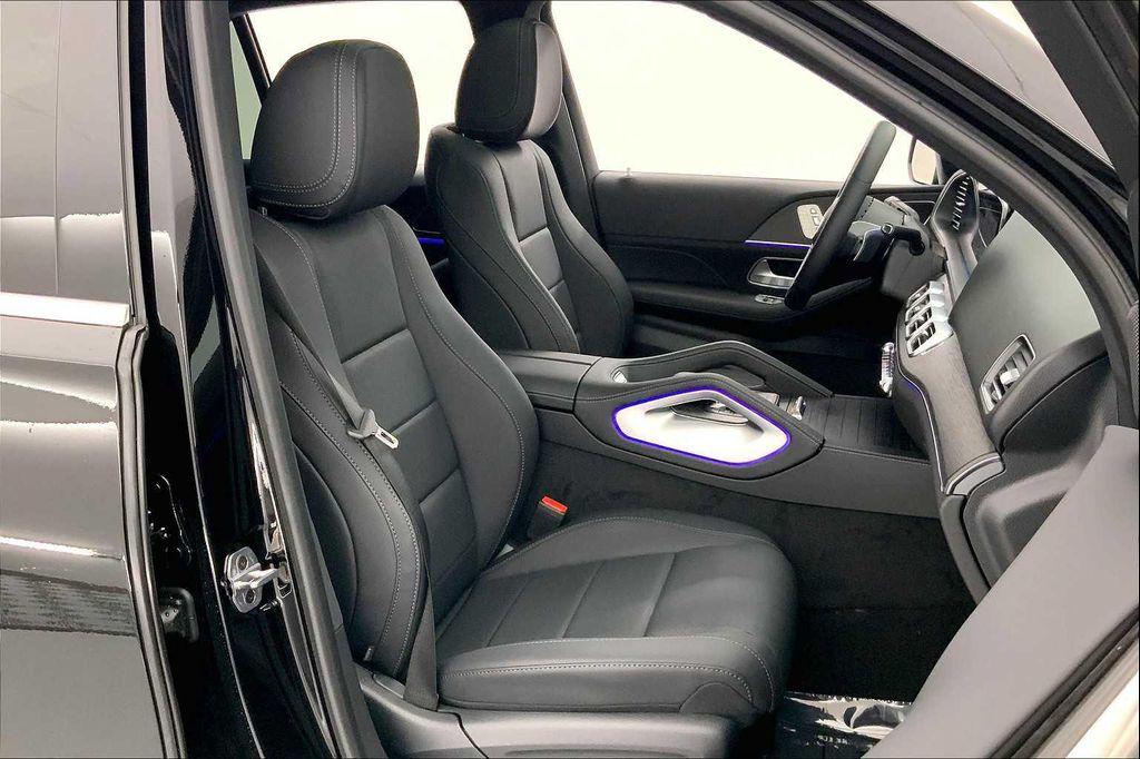 new 2025 Mercedes-Benz GLE 450 car, priced at $67,965