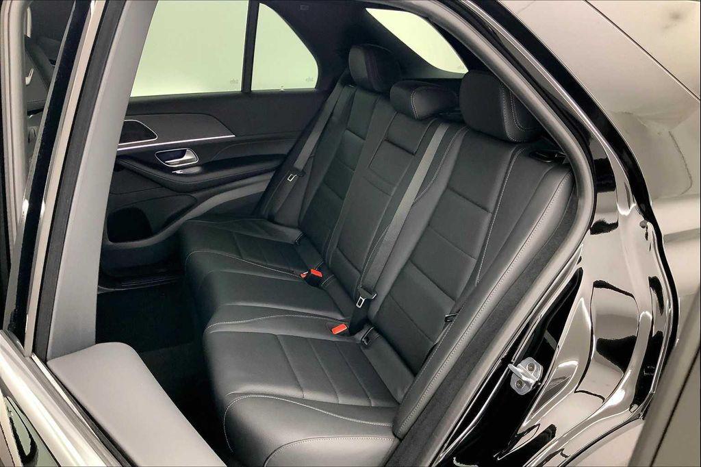 new 2025 Mercedes-Benz GLE 450 car, priced at $67,965