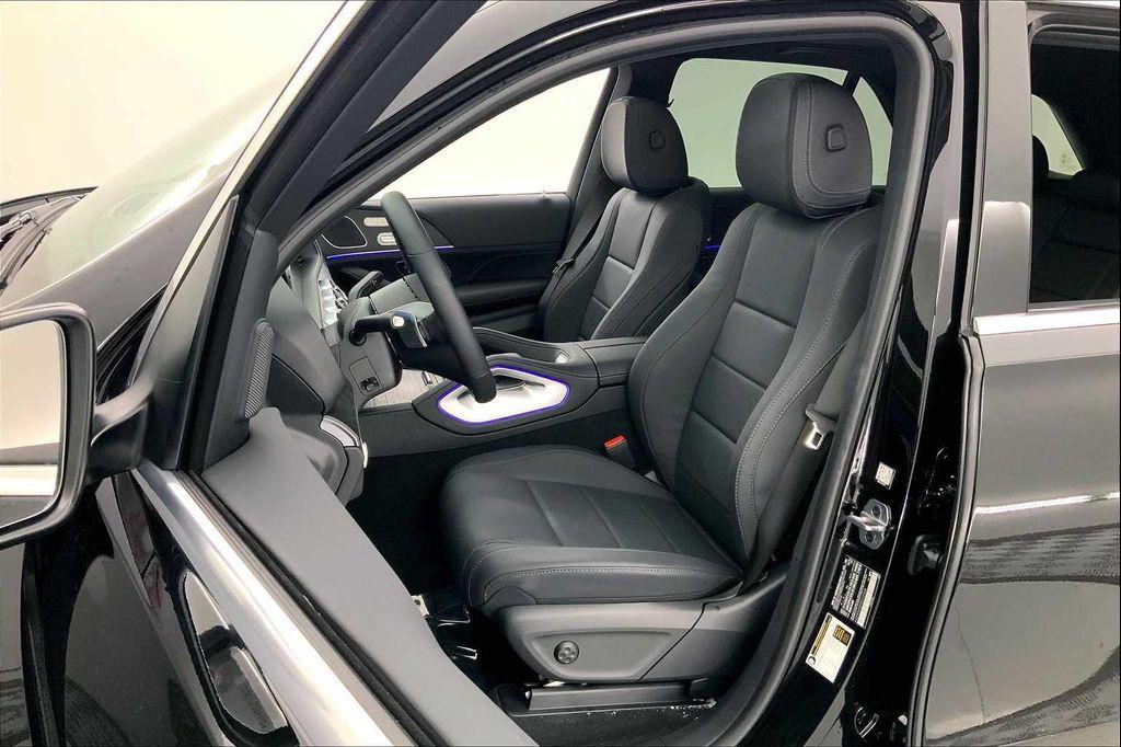new 2025 Mercedes-Benz GLE 450 car, priced at $67,965