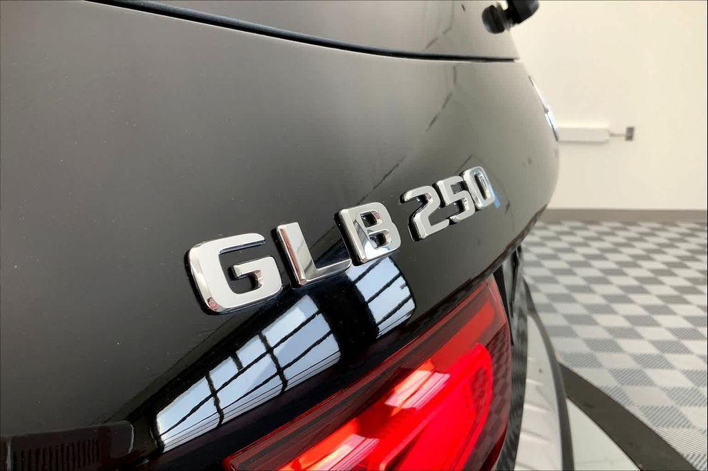 used 2020 Mercedes-Benz GLB 250 car, priced at $22,461
