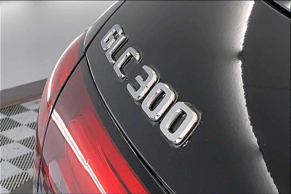 new 2025 Mercedes-Benz GLC 300 car, priced at $56,585