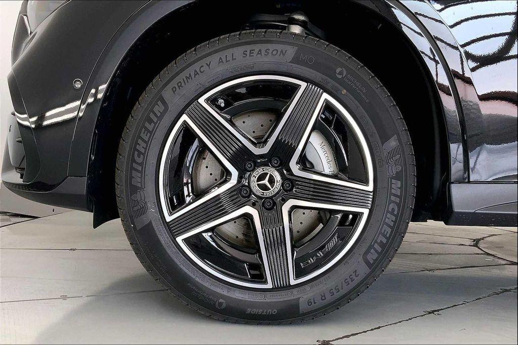 new 2025 Mercedes-Benz GLC 300 car, priced at $62,515
