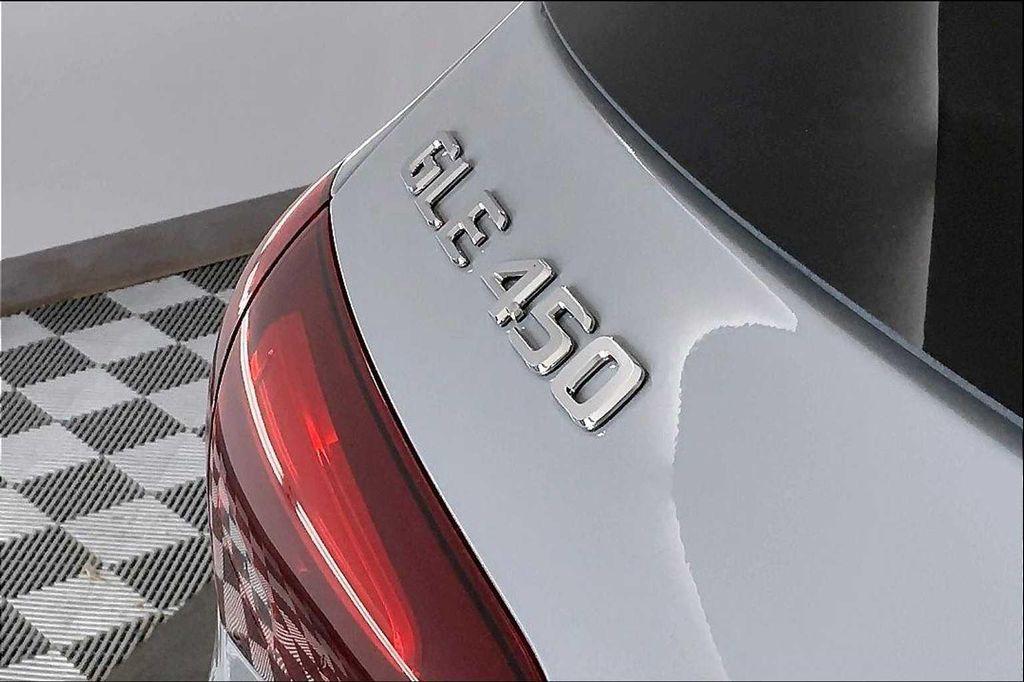 new 2025 Mercedes-Benz GLE 450 car, priced at $90,670