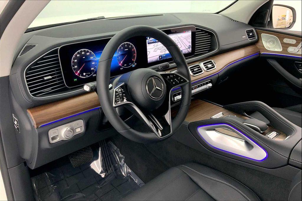 new 2025 Mercedes-Benz GLS 450 car, priced at $95,315