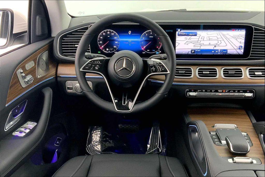 new 2025 Mercedes-Benz GLS 450 car, priced at $95,315