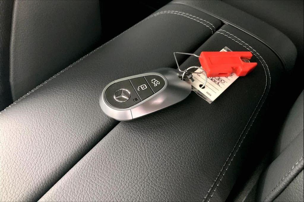 new 2025 Mercedes-Benz GLC 300 car, priced at $61,465