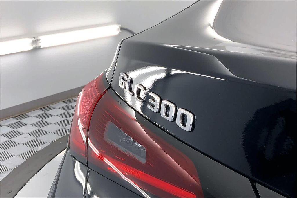 new 2025 Mercedes-Benz GLC 300 car, priced at $61,465