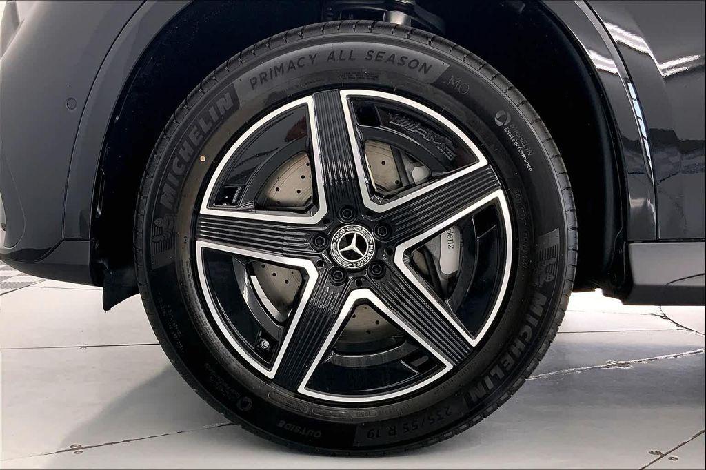 new 2025 Mercedes-Benz GLC 300 car, priced at $61,465