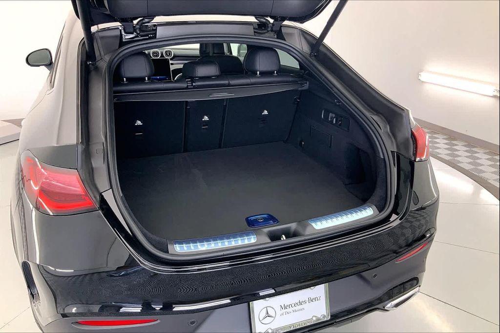 new 2025 Mercedes-Benz GLC 300 car, priced at $61,465