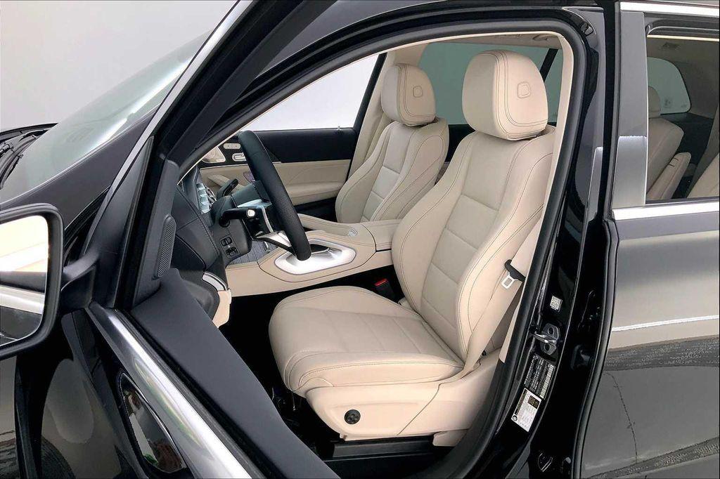 new 2025 Mercedes-Benz GLS 450 car, priced at $88,185