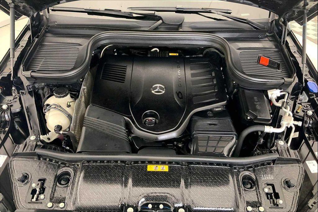 new 2025 Mercedes-Benz GLE 450 car, priced at $74,925