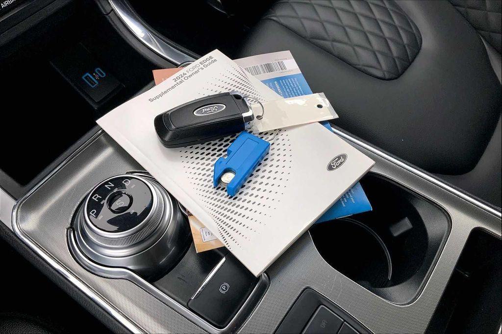 used 2024 Ford Edge car, priced at $29,141