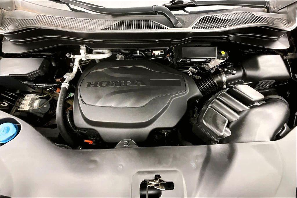 used 2021 Honda Pilot car, priced at $27,807