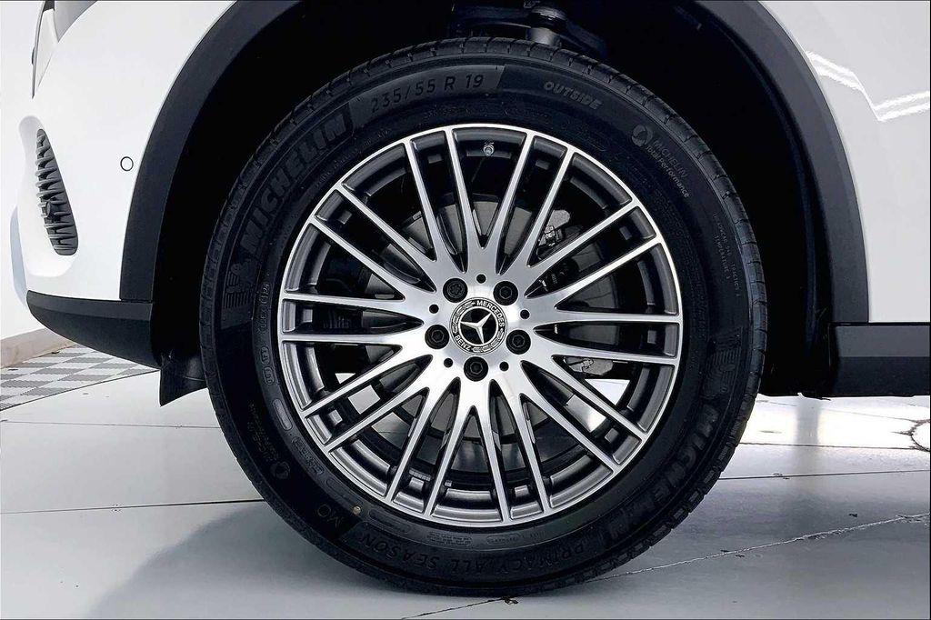 new 2026 Mercedes-Benz GLC 300 car, priced at $57,850