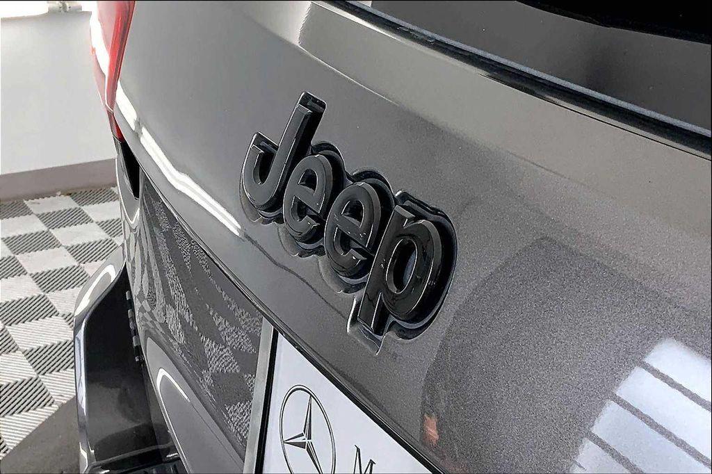 used 2015 Jeep Grand Cherokee car, priced at $8,669