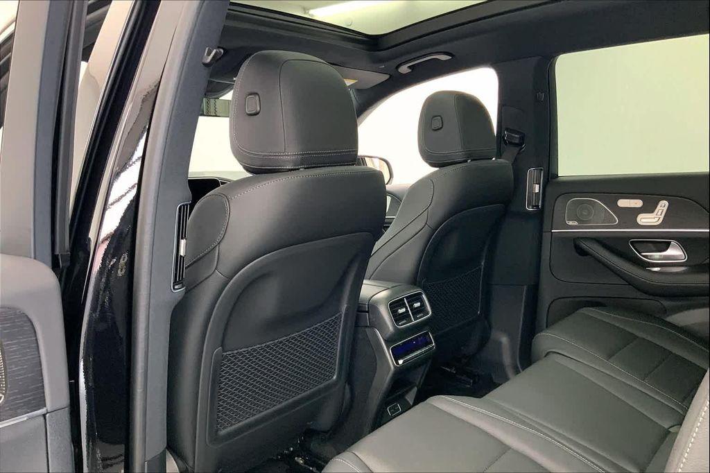 new 2025 Mercedes-Benz GLS 450 car, priced at $88,185