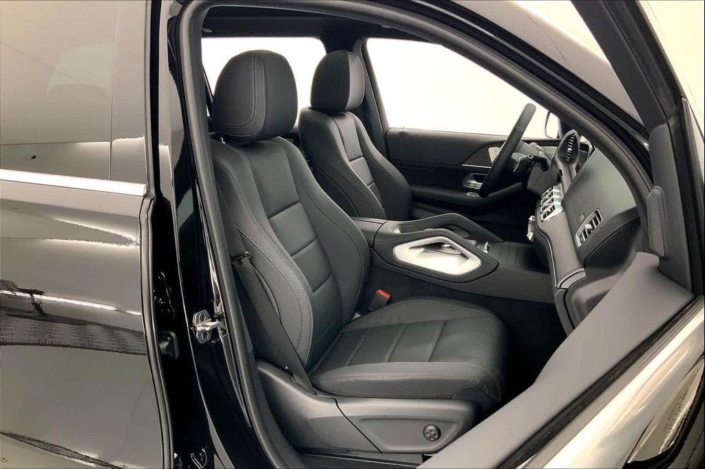 new 2025 Mercedes-Benz GLS 450 car, priced at $88,185