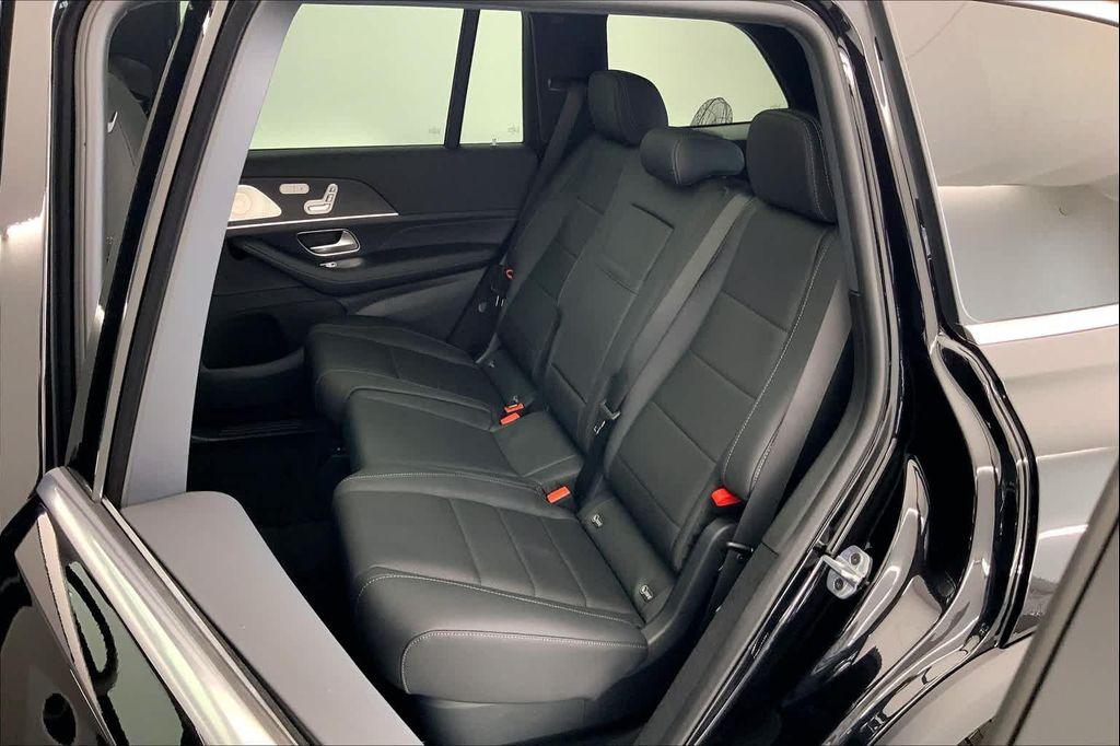 new 2025 Mercedes-Benz GLS 450 car, priced at $88,185