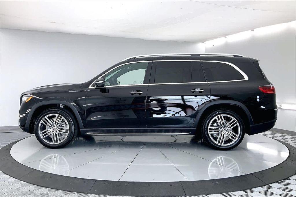 new 2025 Mercedes-Benz GLS 450 car, priced at $88,185