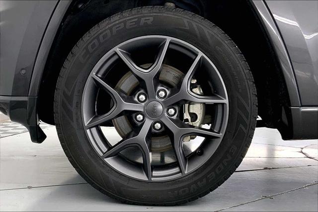 used 2021 Jeep Grand Cherokee car, priced at $27,789