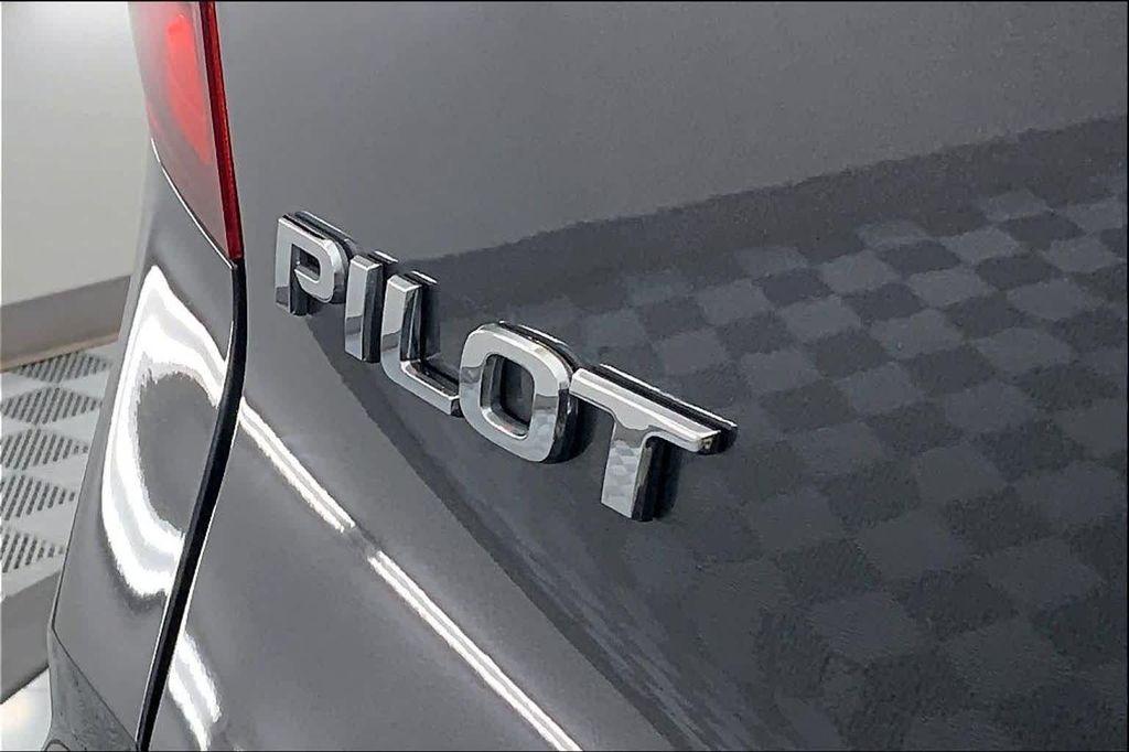 used 2018 Honda Pilot car, priced at $23,979