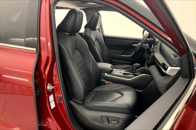 used 2021 Toyota Highlander car, priced at $38,271