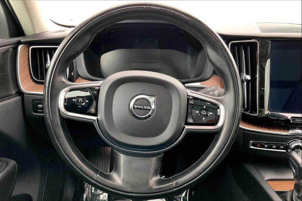 used 2019 Volvo XC60 car, priced at $27,353
