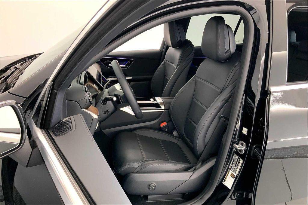 new 2025 Mercedes-Benz GLC 300 car, priced at $48,165