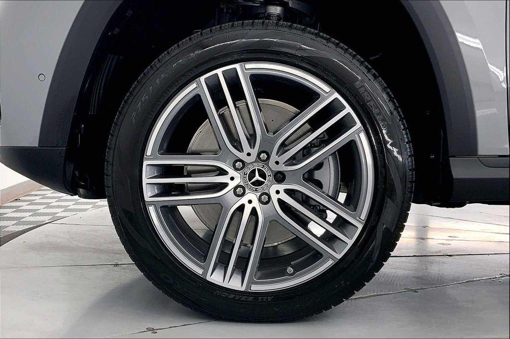 new 2025 Mercedes-Benz GLS 450 car, priced at $101,235