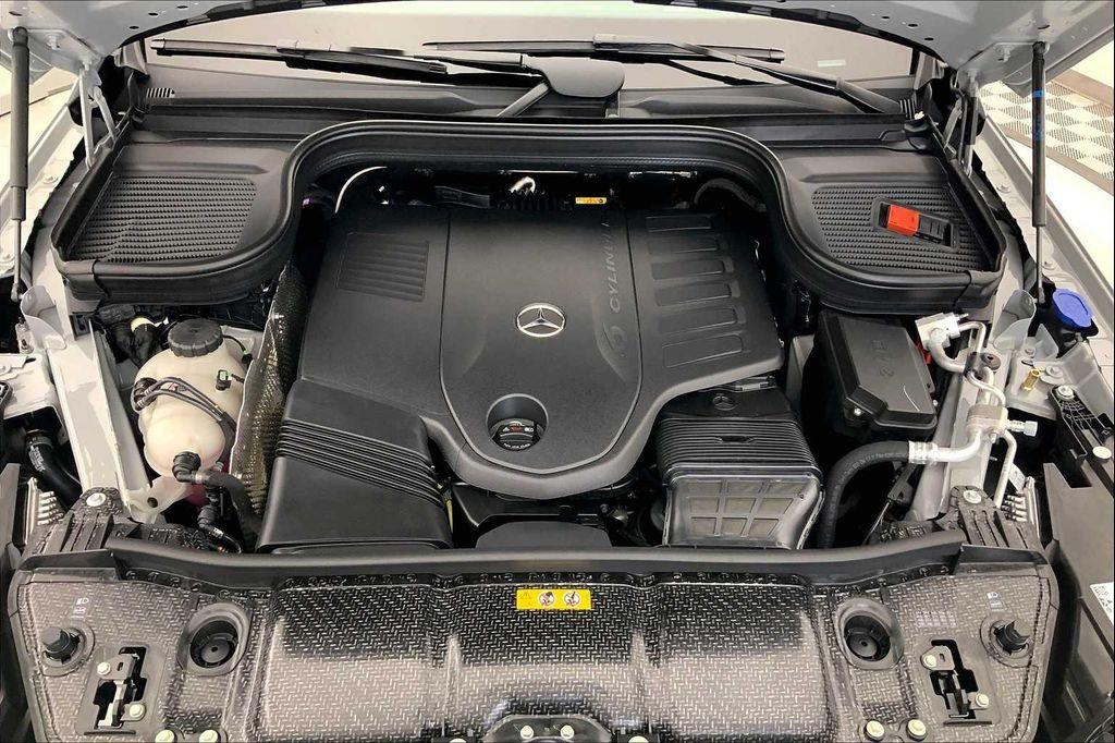 new 2025 Mercedes-Benz GLS 450 car, priced at $101,235