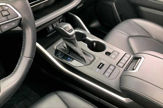 used 2021 Toyota Highlander car, priced at $33,349