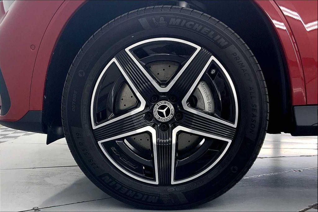 new 2026 Mercedes-Benz GLC 300 car, priced at $62,195