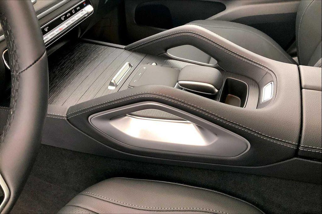 new 2025 Mercedes-Benz GLE 450 car, priced at $84,000