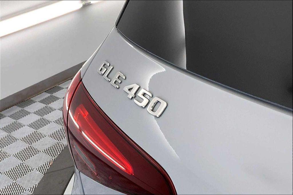new 2025 Mercedes-Benz GLE 450 car, priced at $84,000