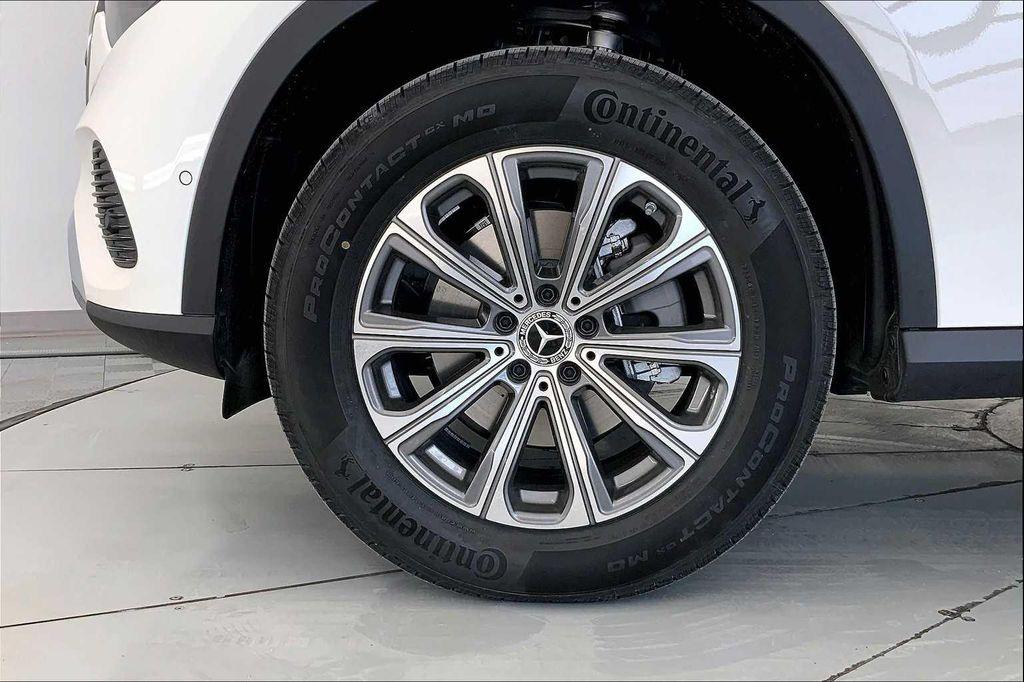 new 2025 Mercedes-Benz GLC 300 car, priced at $48,435