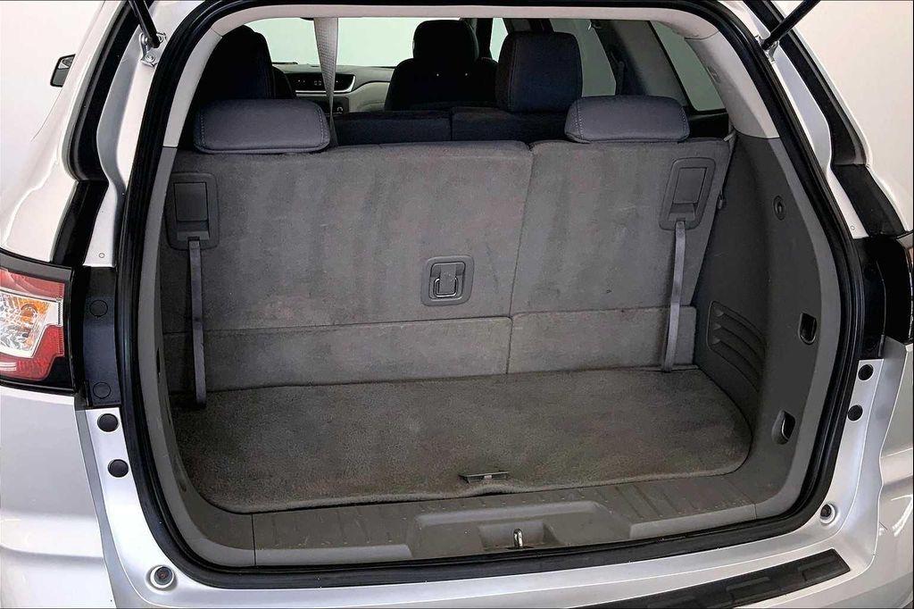 used 2014 Chevrolet Traverse car, priced at $5,992