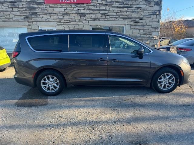 used 2018 Chrysler Pacifica car, priced at $13,995