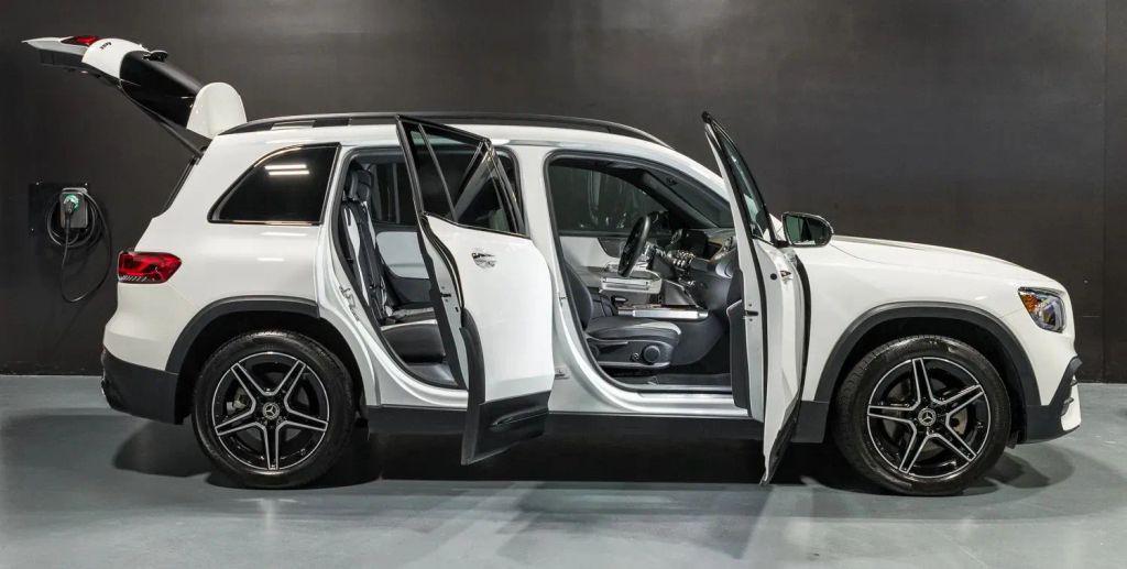 used 2022 Mercedes-Benz GLB 250 car, priced at $29,900