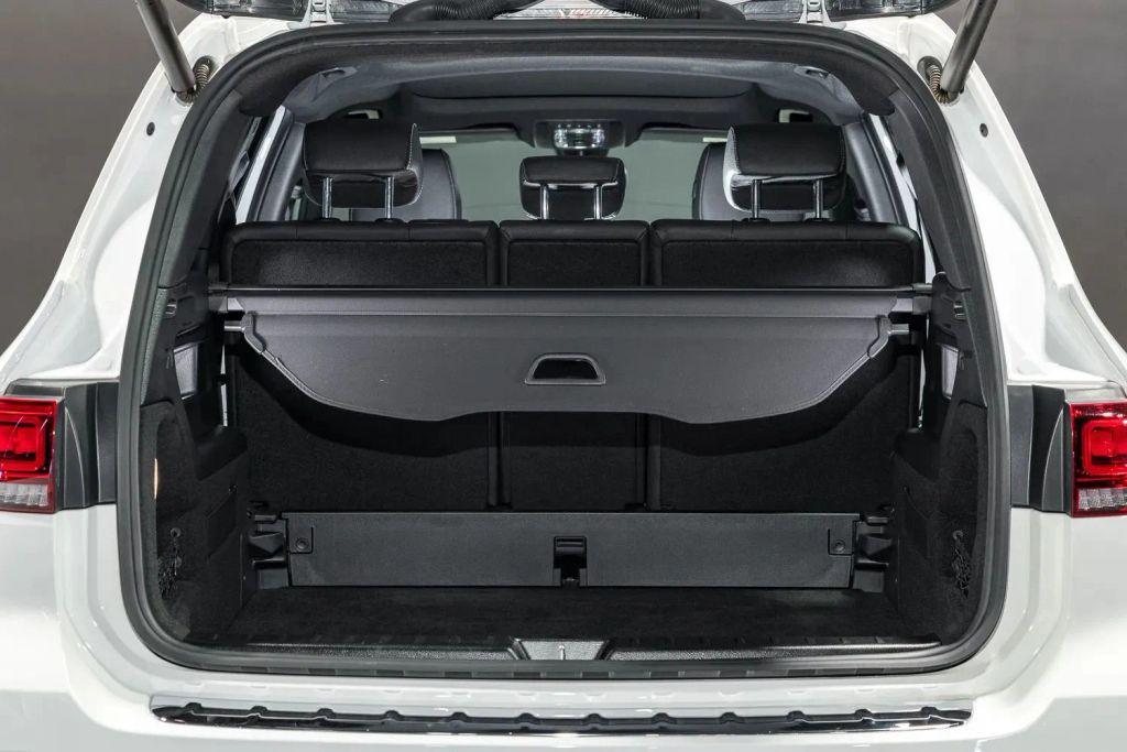 used 2022 Mercedes-Benz GLB 250 car, priced at $29,900