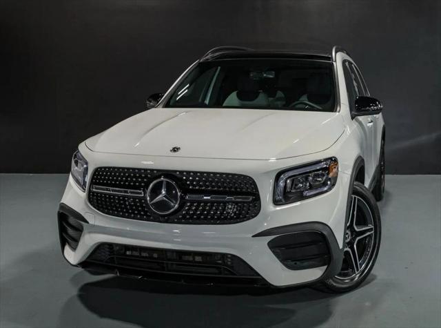 used 2022 Mercedes-Benz GLB 250 car, priced at $29,900