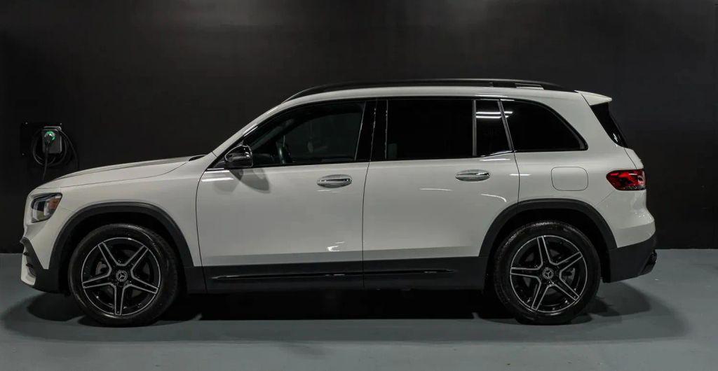 used 2022 Mercedes-Benz GLB 250 car, priced at $29,900