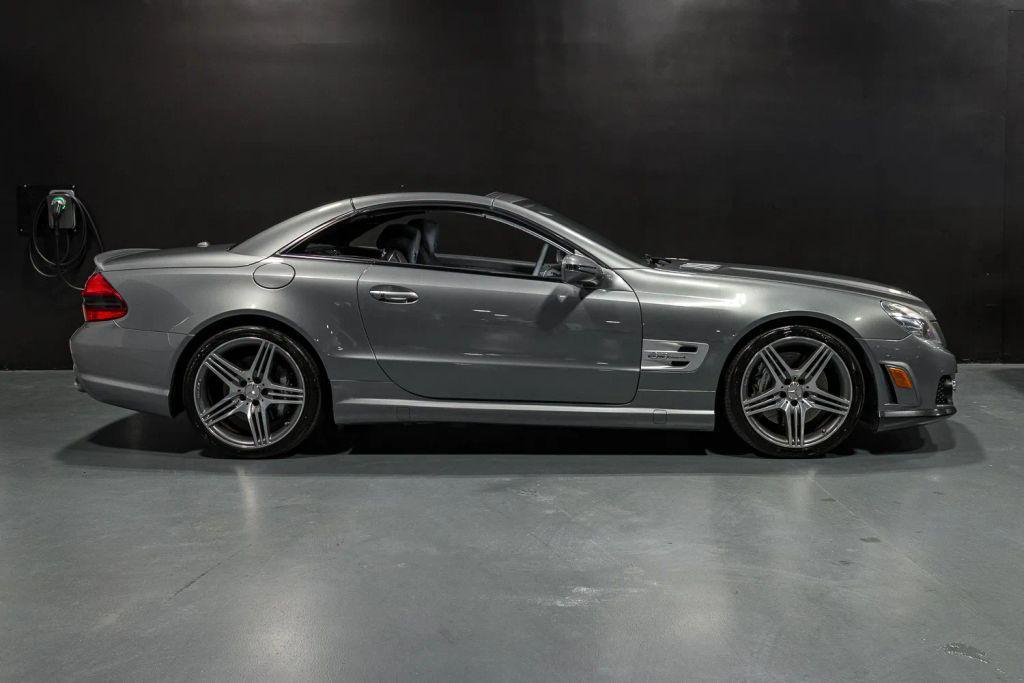 used 2009 Mercedes-Benz SL-Class car, priced at $39,900