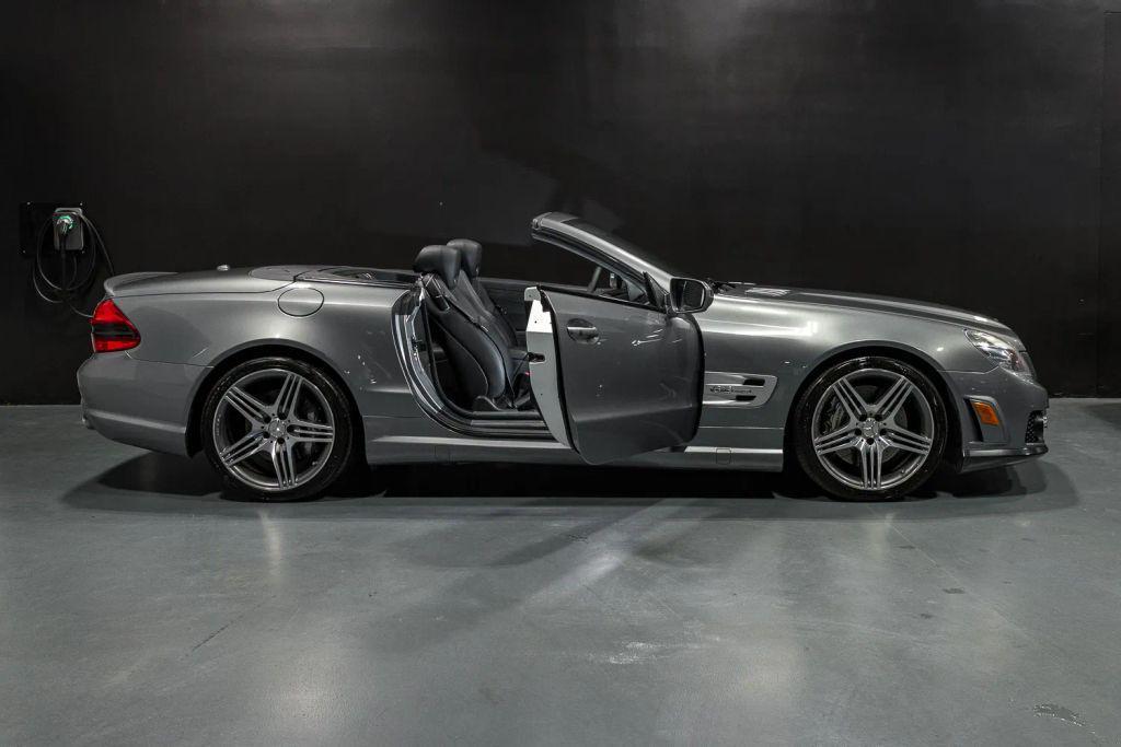 used 2009 Mercedes-Benz SL-Class car, priced at $39,900