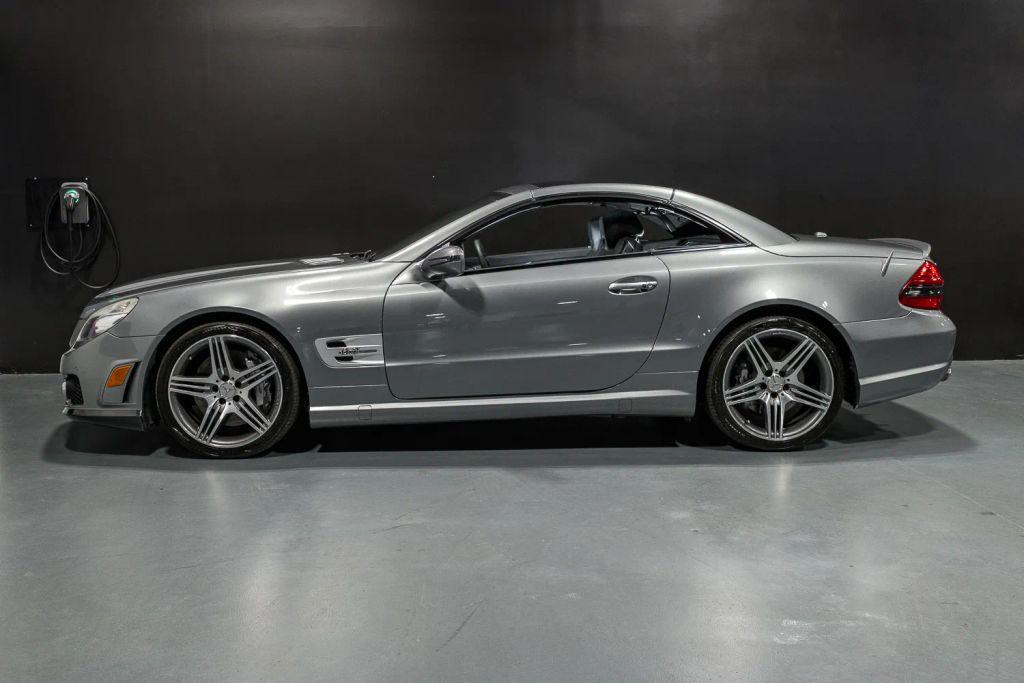 used 2009 Mercedes-Benz SL-Class car, priced at $39,900